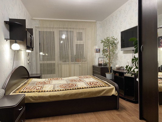 Продам трехкомнатную (3-комн.) квартиру, Маяковского ул, 41/1, Пермь г