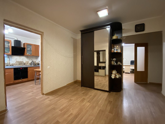 Продам трехкомнатную (3-комн.) квартиру, Маяковского ул, 41/1, Пермь г