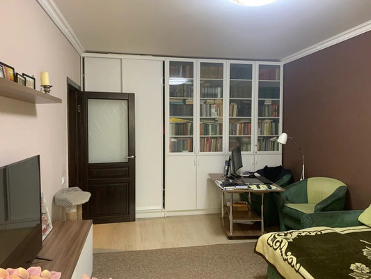 Продам двухкомнатную (2-комн.) квартиру, им. Селезнева ул, 4Б, Краснодар г