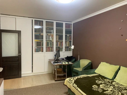 Продам двухкомнатную (2-комн.) квартиру, им. Селезнева ул, 4Б, Краснодар г