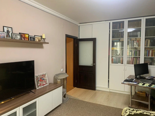 Продам двухкомнатную (2-комн.) квартиру, им. Селезнева ул, 4Б, Краснодар г