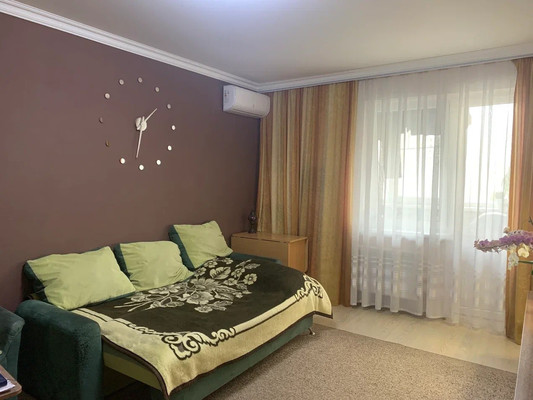 Продам двухкомнатную (2-комн.) квартиру, им. Селезнева ул, 4Б, Краснодар г