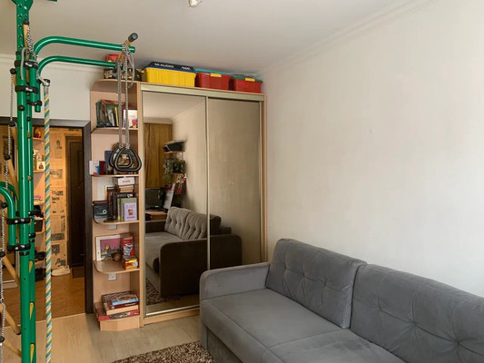 Продам двухкомнатную (2-комн.) квартиру, им. Селезнева ул, 4Б, Краснодар г