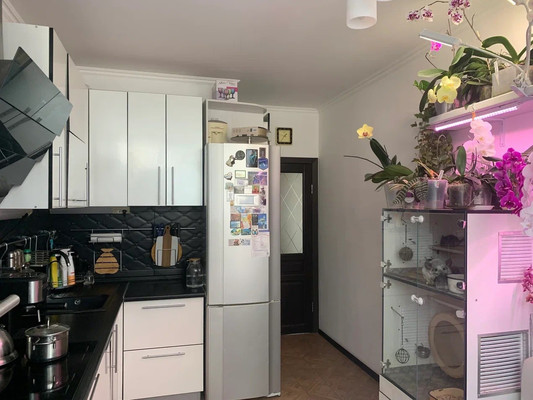 Продам двухкомнатную (2-комн.) квартиру, им. Селезнева ул, 4Б, Краснодар г