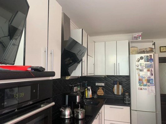 Продам двухкомнатную (2-комн.) квартиру, им. Селезнева ул, 4Б, Краснодар г