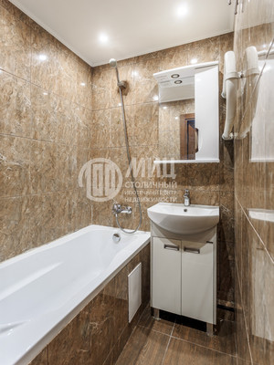 Продам двухкомнатную (2-комн.) квартиру, Короленко ул, 10, Москва г