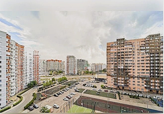 Продам трехкомнатную (3-комн.) квартиру, им. Валерия Гассия ул, 2к2, Краснодар г
