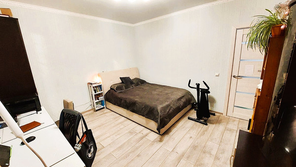 Продам трехкомнатную (3-комн.) квартиру, им. Невкипелого ул, 242к1, Краснодар г