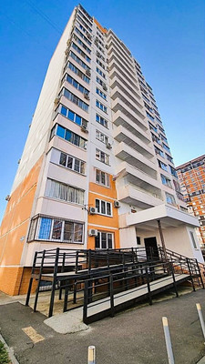 Продам трехкомнатную (3-комн.) квартиру, им. писателя Знаменского пр-кт, 17, Краснодар г