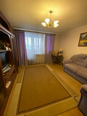 Продам двухкомнатную (2-комн.) квартиру, Шаронова ул, 9, Форносово гп