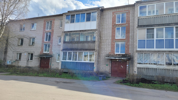 Продам двухкомнатную (2-комн.) квартиру, Шаронова ул, 9, Форносово гп