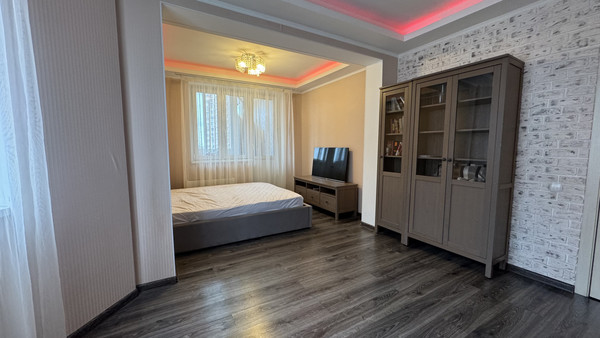 Продам двухкомнатную (2-комн.) квартиру, Рождественская ул, 37, Москва г