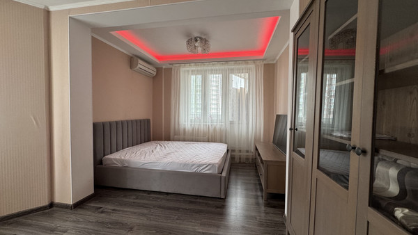 Продам двухкомнатную (2-комн.) квартиру, Рождественская ул, 37, Москва г