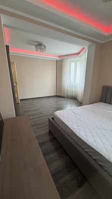 Продам двухкомнатную (2-комн.) квартиру, Рождественская ул, 37, Москва г