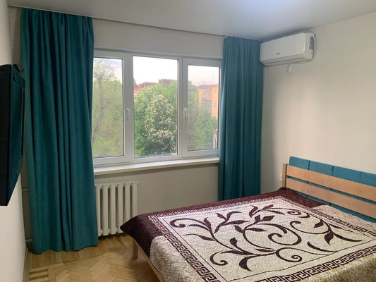 Продам двухкомнатную (2-комн.) квартиру, Ставропольская ул, 129, Краснодар г