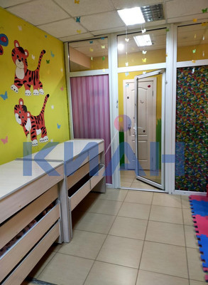 Продам трехкомнатную (3-комн.) квартиру, Курчатова ул, 1ка, Красноярск г