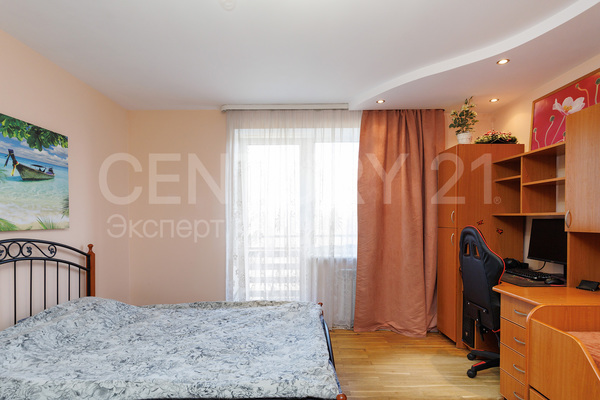 Продам двухкомнатную (2-комн.) квартиру, Красносельская ул, 18а , Калининград г