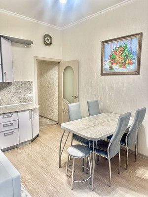 Продам трехкомнатную (3-комн.) квартиру, Баки Урманче ул, 1, Казань г