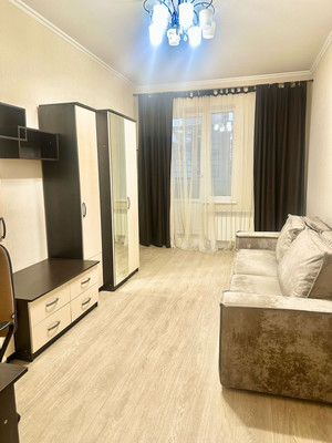 Продам трехкомнатную (3-комн.) квартиру, Баки Урманче ул, 1, Казань г