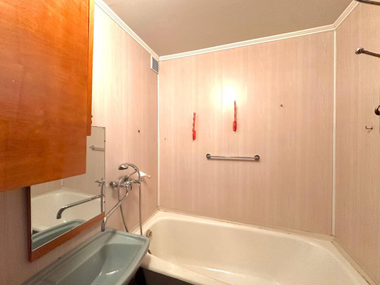 Продам двухкомнатную (2-комн.) квартиру, Взлетная ул, 26, Красноярск г