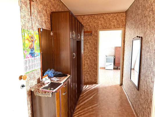 Продам двухкомнатную (2-комн.) квартиру, Взлетная ул, 26, Красноярск г