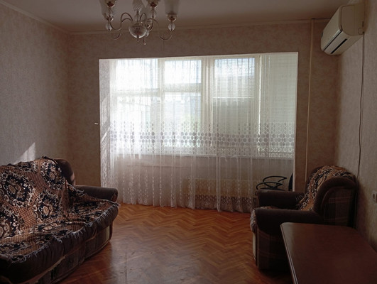 Продам трехкомнатную (3-комн.) квартиру, Гагарина ул, 4, Волгодонск г