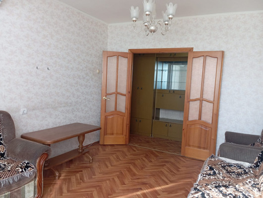 Продам трехкомнатную (3-комн.) квартиру, Гагарина ул, 4, Волгодонск г
