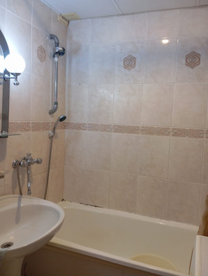 Продам трехкомнатную (3-комн.) квартиру, Гагарина ул, 4, Волгодонск г
