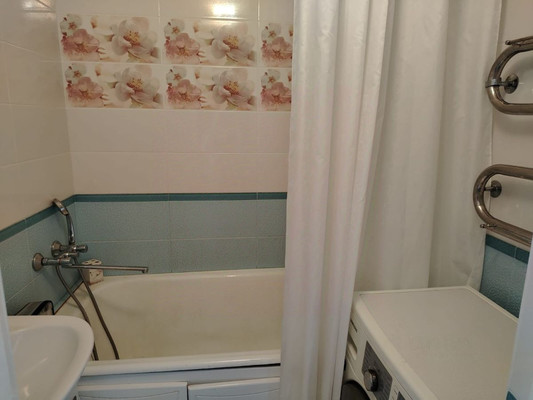 Продам двухкомнатную (2-комн.) квартиру, Морская ул, 118, Волгодонск г
