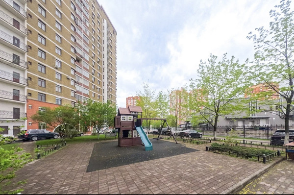Продам трехкомнатную (3-комн.) квартиру, 3-е почтовое отделение ул, 55, Люберцы г