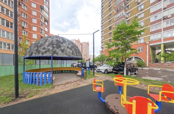 Продам трехкомнатную (3-комн.) квартиру, 3-е почтовое отделение ул, 55, Люберцы г