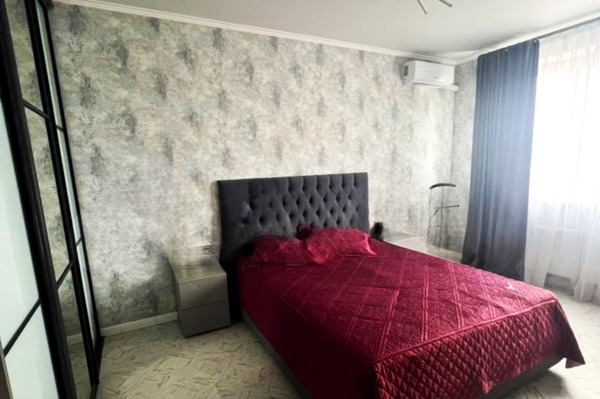 Продам трехкомнатную (3-комн.) квартиру, им. писателя Знаменского пр-кт, 6, Краснодар г