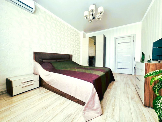 Продам трехкомнатную (3-комн.) квартиру, им. Валерия Гассия ул, 2к2, Краснодар г
