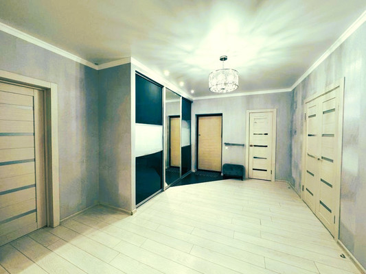 Продам трехкомнатную (3-комн.) квартиру, им. Валерия Гассия ул, 2к2, Краснодар г