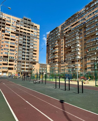 Продам трехкомнатную (3-комн.) квартиру, им. Валерия Гассия ул, 2к2, Краснодар г