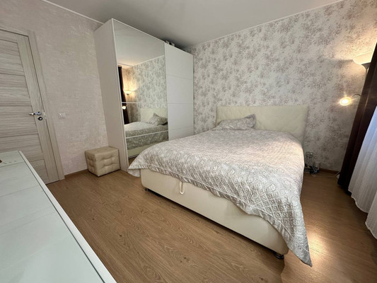 Продам двухкомнатную (2-комн.) квартиру, Энергетиков пр-кт, 11к5, Санкт-Петербург г