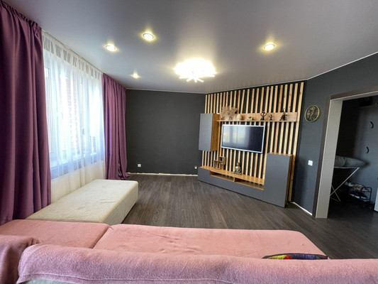 Продам трехкомнатную (3-комн.) квартиру, 2-я Краснодарская ул, 169Бк2, Ростов-на-Дону г