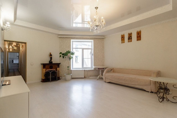 Продам трехкомнатную (3-комн.) квартиру, Смольный пр-кт, 9А, Санкт-Петербург г