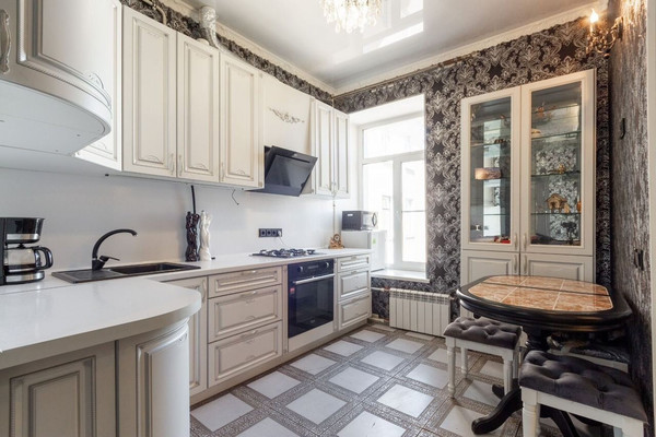 Продам трехкомнатную (3-комн.) квартиру, Смольный пр-кт, 9А, Санкт-Петербург г