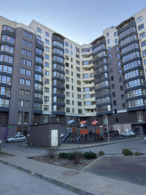 Продам трехкомнатную (3-комн.) квартиру, Космонавта Леонова ул, 47, Калининград г