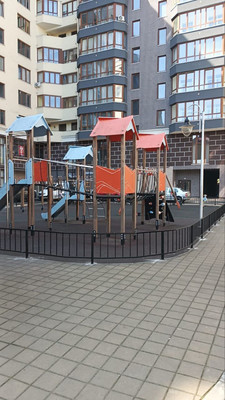 Продам трехкомнатную (3-комн.) квартиру, Космонавта Леонова ул, 47, Калининград г