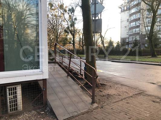 Продам коммерческое помещение 69,7 м2, Курортная ул, 4А , Калининград г