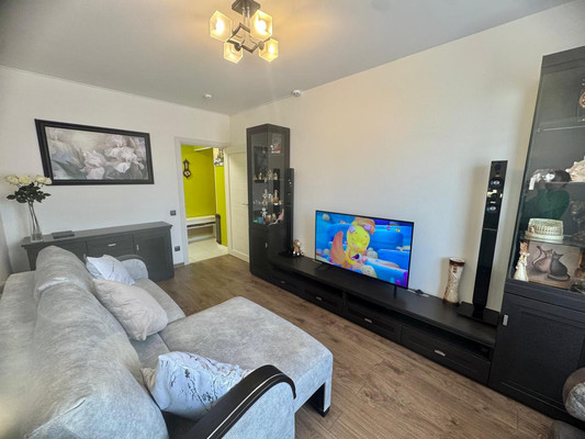 Продам трехкомнатную (3-комн.) квартиру, Северный пр-кт, 123к1, Санкт-Петербург г