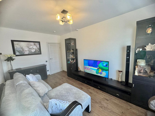 Продам трехкомнатную (3-комн.) квартиру, Северный пр-кт, 123к1, Санкт-Петербург г