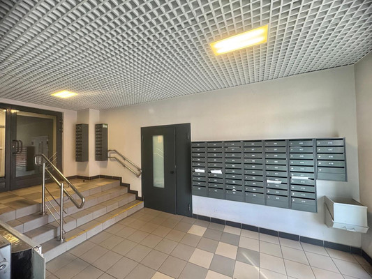 Продам трехкомнатную (3-комн.) квартиру, Северный пр-кт, 123к1, Санкт-Петербург г