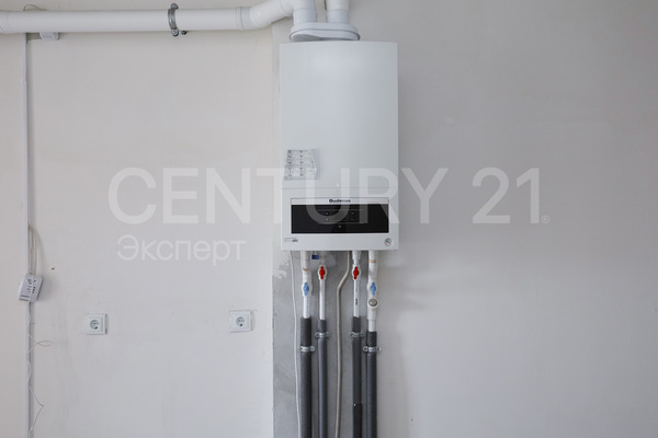Продам трехкомнатную (3-комн.) квартиру, Лобачевского ул, 2А , Калининград г