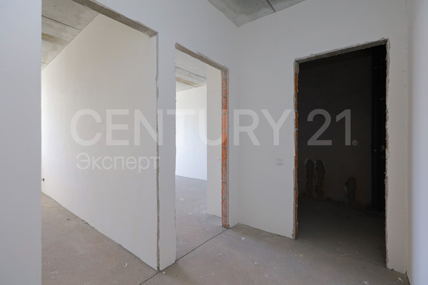 Продам трехкомнатную (3-комн.) квартиру, Лобачевского ул, 2А , Калининград г