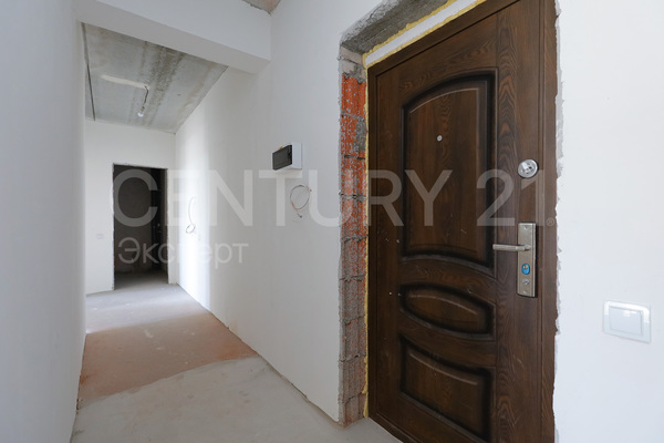 Продам трехкомнатную (3-комн.) квартиру, Лобачевского ул, 2А , Калининград г