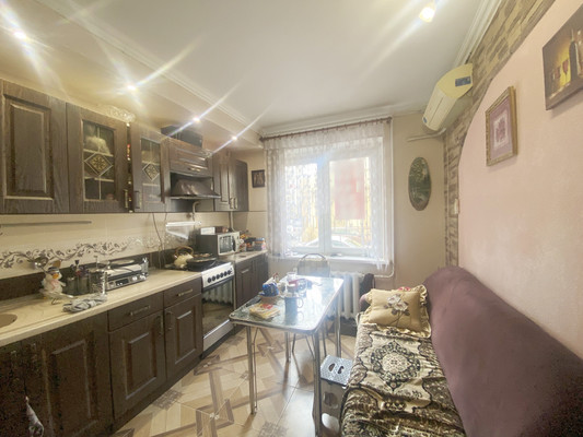Продам трехкомнатную (3-комн.) квартиру, Жмайлова ул, 23к1, Ростов-на-Дону г
