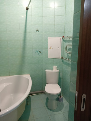 Продам двухкомнатную (2-комн.) квартиру, Портовая ул, 221, Ростов-на-Дону г